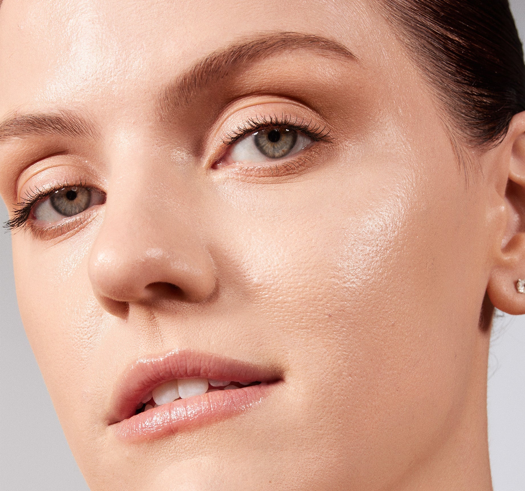 Lightform Extended Hydration Foundation - View 3